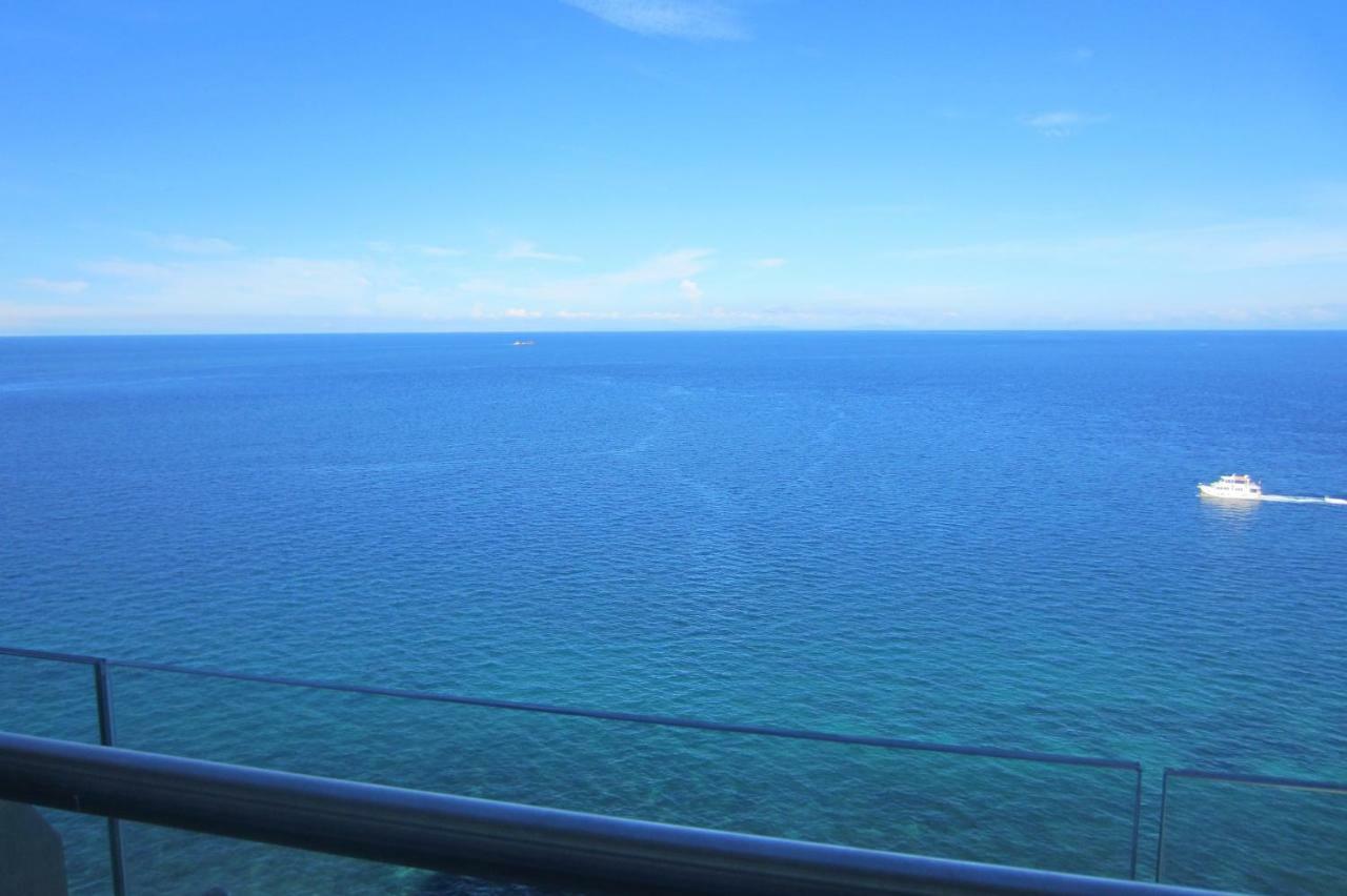 Oceanfront At Arterra, Fast Wifi, Nflix, Kitchen -C Villa Lapu-Lapu City Exterior photo